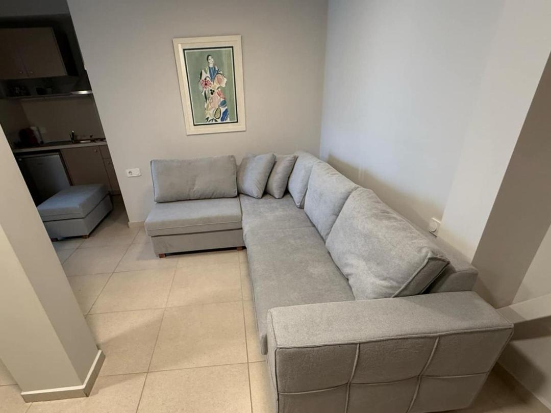 Stylish Studio Apartment - 8F House Каламата Экстерьер фото
